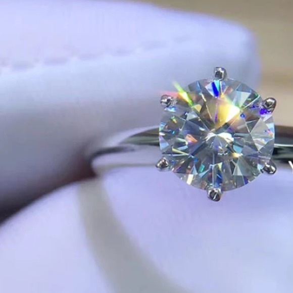 ⭐HP⭐Luxury 18K White Gold Ring.2.0CT Zirconia Diamond - Picture 4 of 5